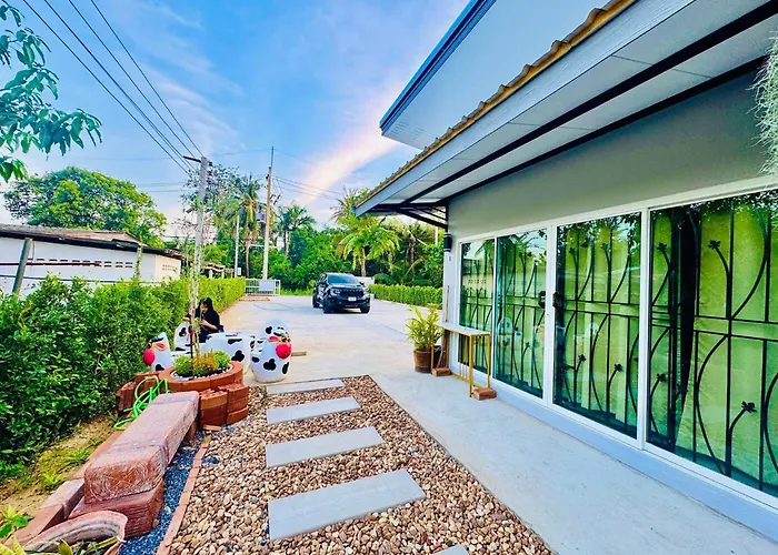 อพาร์ทเม้น โศภิษฐ์ เฮาส์ Sopit House *